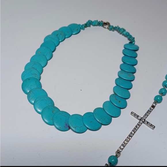 Lot Of 2 turquoise Colored Bead Fashion Necklaces. - Picture 4 of 5